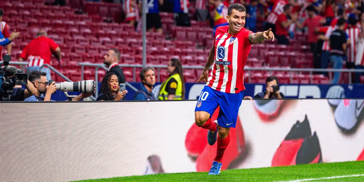 Desde el punto penal, Ángel Correa pone el cuarto gol de la tarde