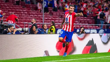 Desde el punto penal, Ángel Correa pone el cuarto gol de la tarde
