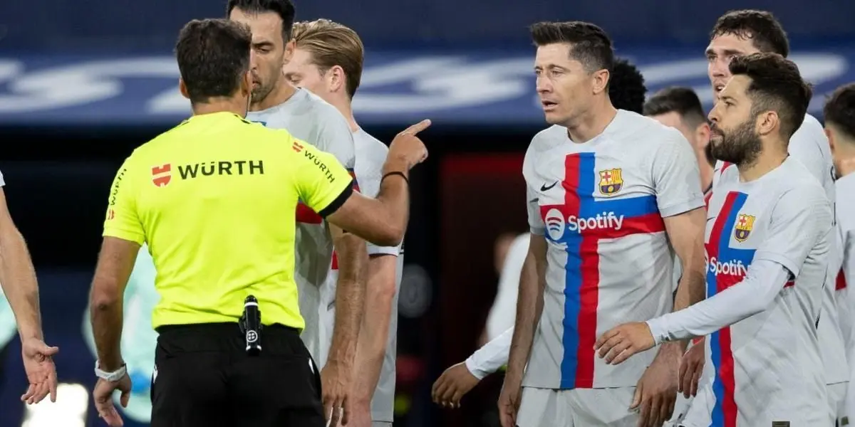 El delantero Robert Lewandowski fue sancionado y no podrá estar presente ante Espanyol, Atlético y Getafe