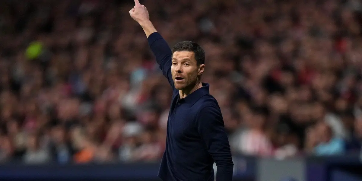 El entrenador de Bayern Leverkusen le reclamó al colegiado francés Clement Turpin que haya cobrado el penal en la última jugada del partido