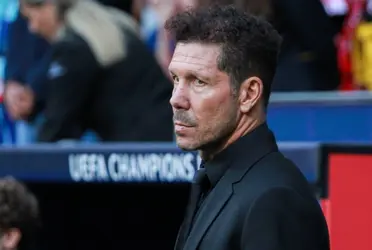 El entrenador ha estado muy inquieto y molesto durante el primer tiempo.