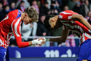 El gran desempeño del joven jugador permitió que el equipo le premiara.
