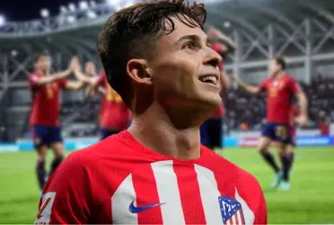 El jugador Colchonero saltó al terreno de juego para debutar con la absoluta de la Roja.