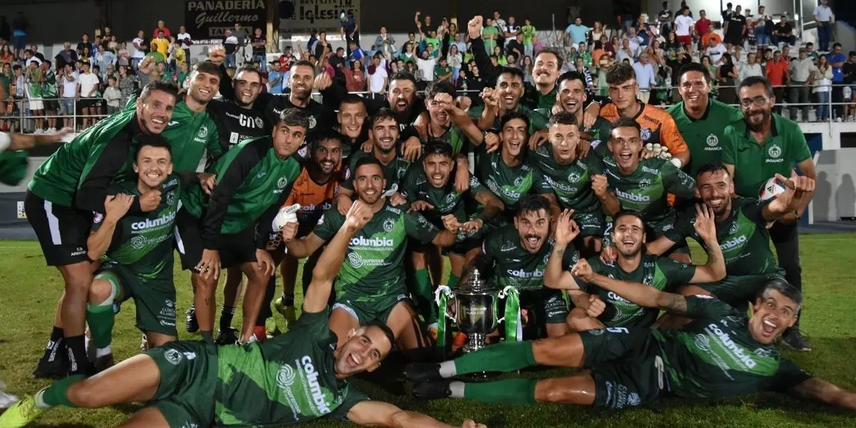 El líder del Grupo 1 de Segunda RFEF, Club Deportivo Arenteiro, se encuentra en su mejor presente futbolístico antes de enfrentar a Atleti