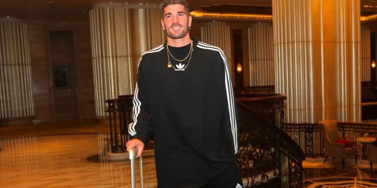 El mediocampista de Atlético de Madrid es un fanático de la ropa de moda y lució una nueva colección de una importante marca