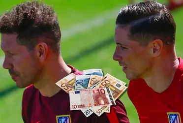 Fernando Torres está dando sus primeros pasos como DT de Atlético de Madrid, detrás de Diego Simeone que está en el primer plantel