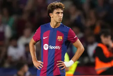 Joao Félix mira a la grada en un partido con el FC Barcelona. Imagen: BeinSports.