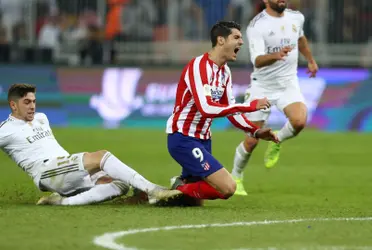 La entrada que realizó Fede Valverde a Morata en la Supercopa de 2020. Imagen: Eurosport.