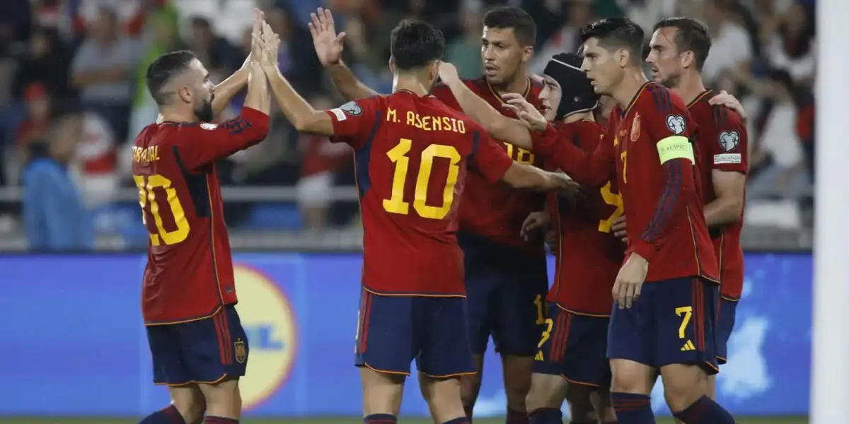 La Roja consiguió otra victoria en las eliminatorias, rumbo a la Eurocopa de Alemania.