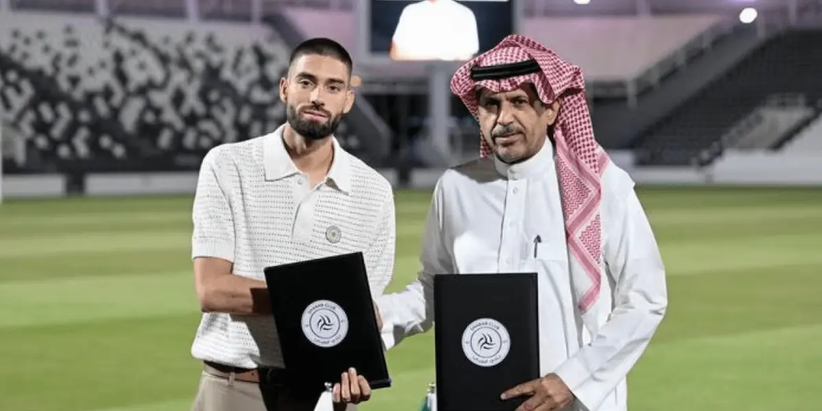 La salida de última hora del futbolista belga no solo es como se dio; hay algo más.