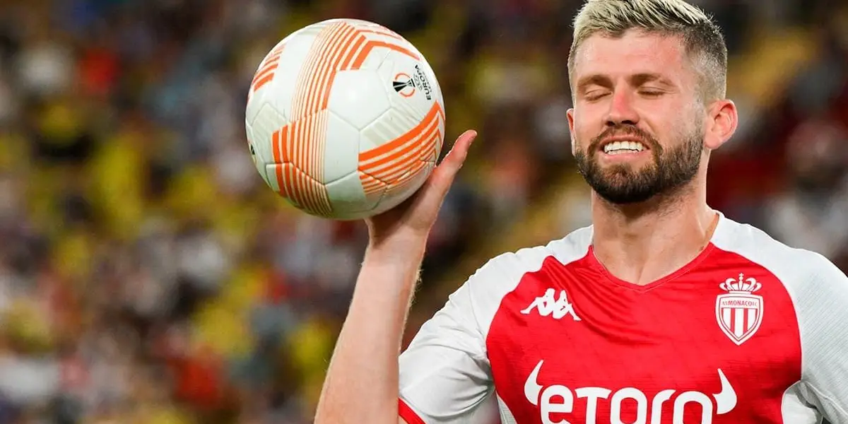 Se trata del brasileño Caio Henrique, quien hoy juega en Mónaco, y es el tercer mejor asistente de la liga francesa