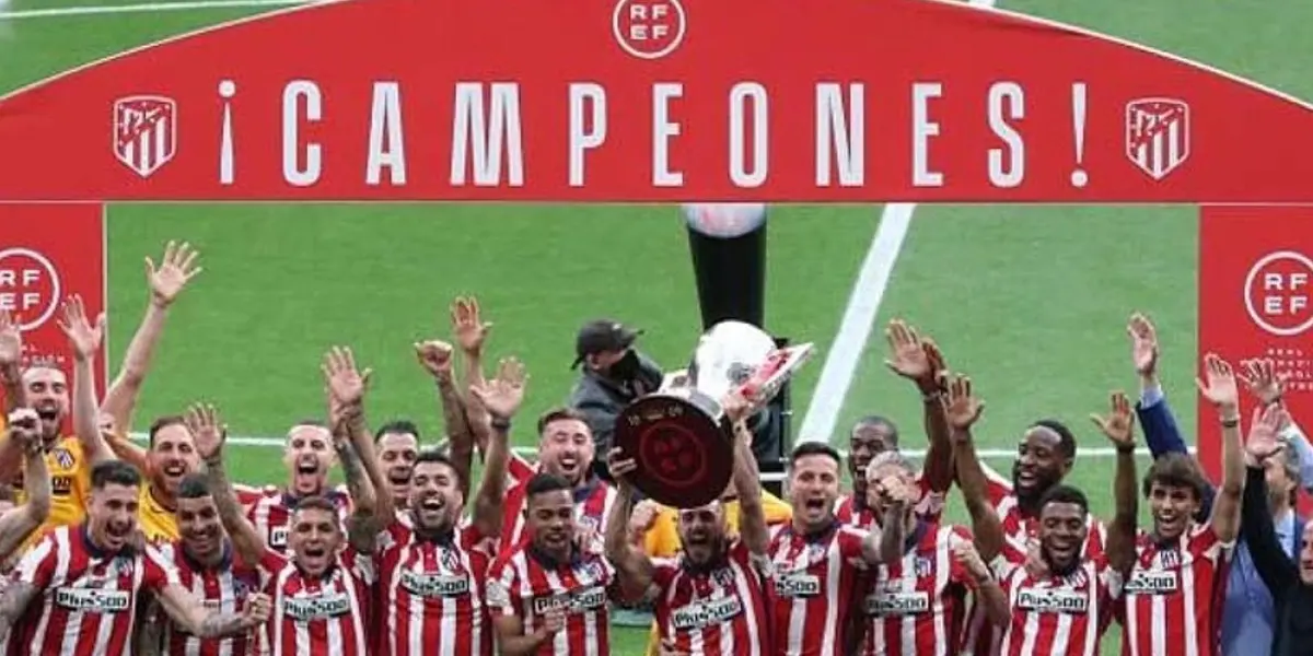 Un futbolista del Atlético Madrid fue agasajado por un reconocido medio inglés. Entérate a quién halagaron.